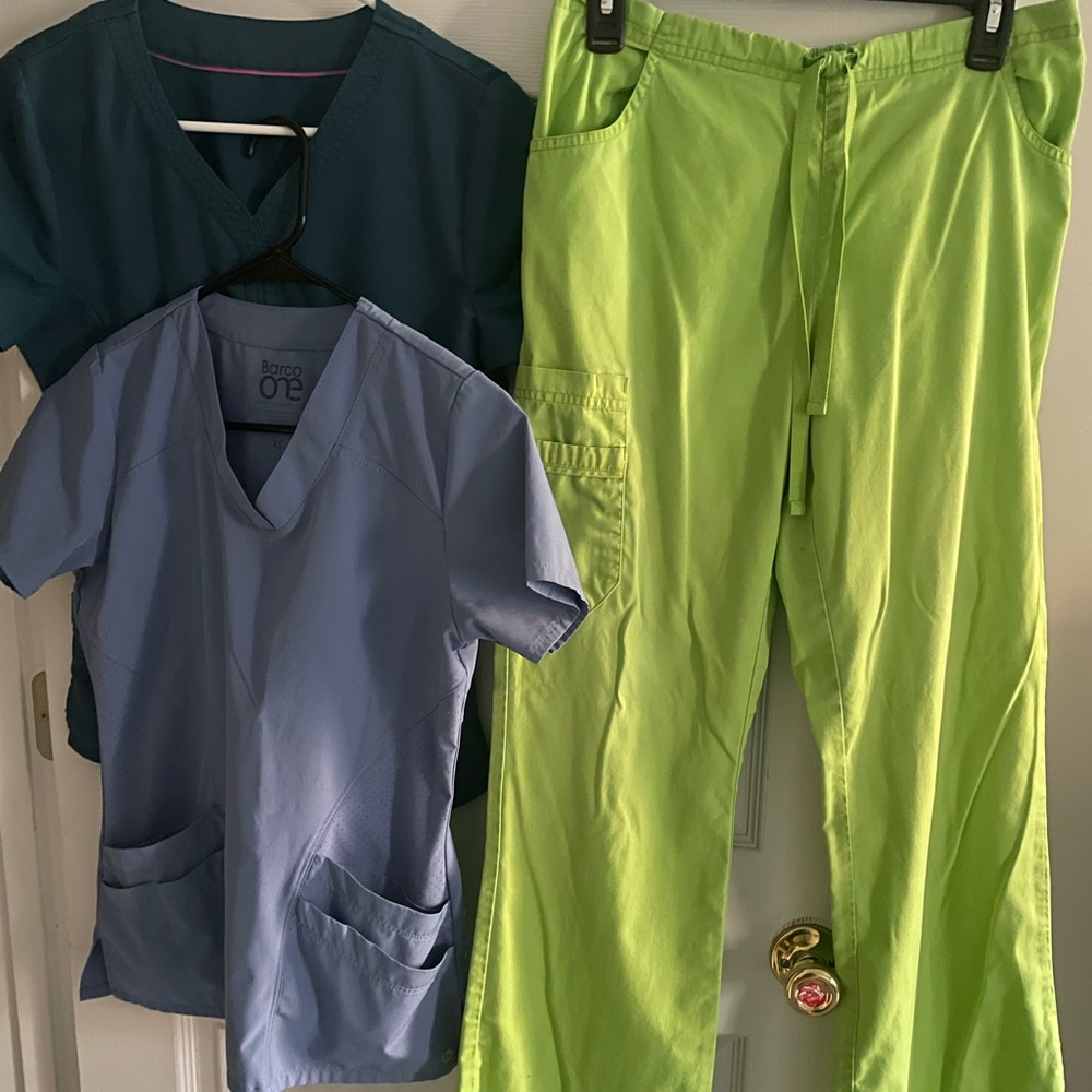 Lot-healing hands , Barco one scrub top, Nary Engelbreit pant